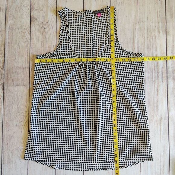 Vince Camuto polka dot zip back sleeveless top S - Picture 6 of 9